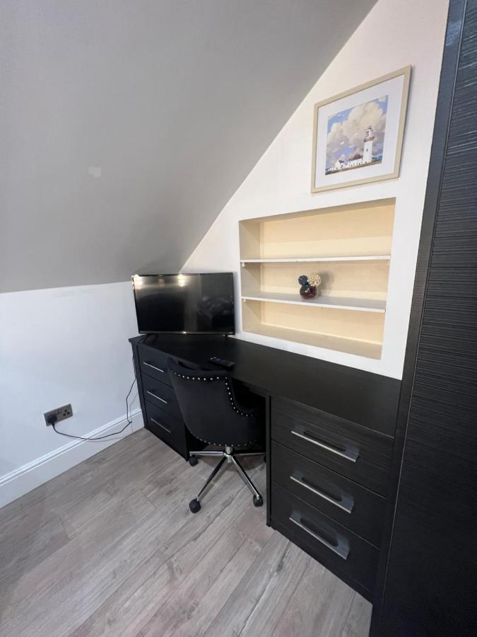Luxury Double Room W/ Private Bathroom Единбург Екстериор снимка