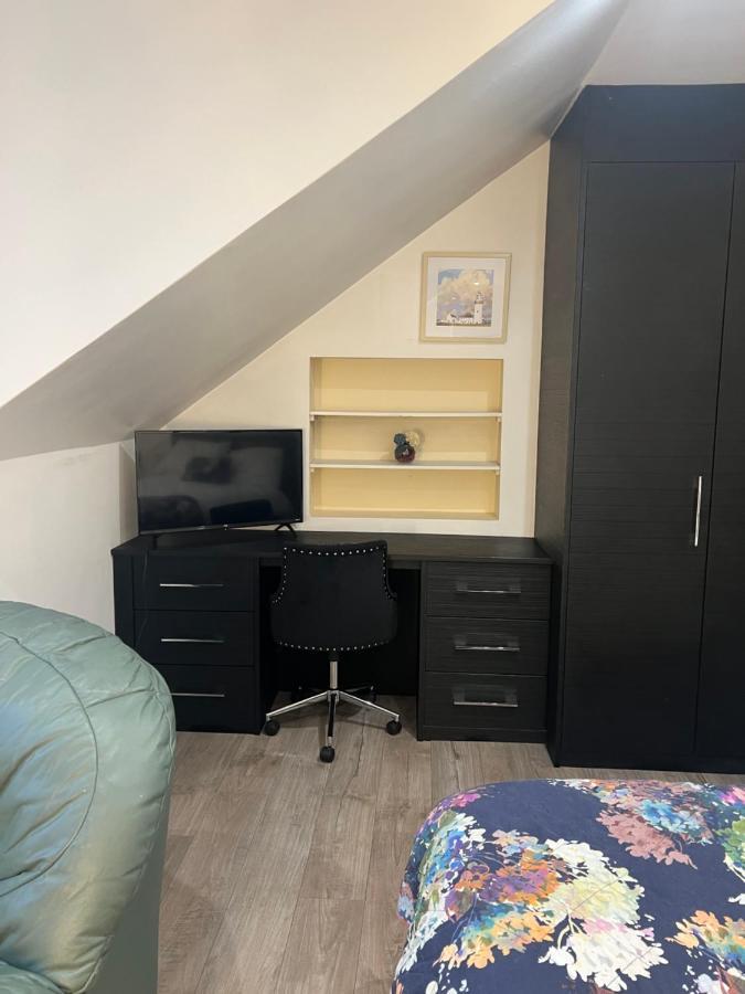 Luxury Double Room W/ Private Bathroom Единбург Екстериор снимка